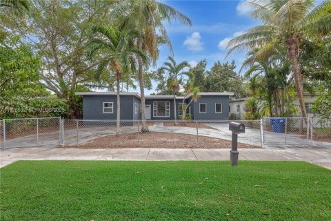 Villa ou maison à vendre à Miami, Floride: 4 chambres, 137.31 m2 № 1988391 - photo 3