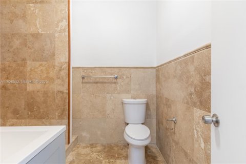 Villa ou maison à vendre à Miami, Floride: 4 chambres, 137.31 m2 № 1988391 - photo 24