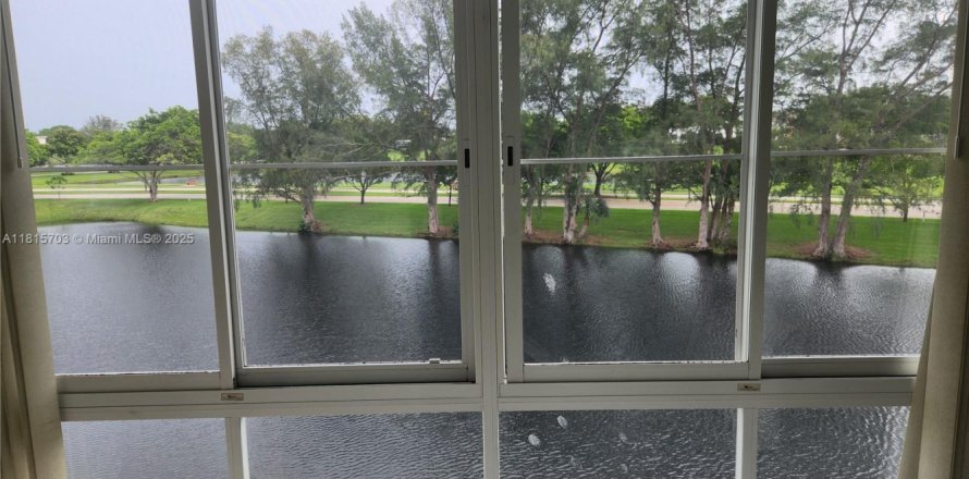 Condominio en Deerfield Beach, Florida, 1 dormitorio  № 1981671