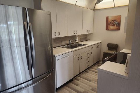 Condominio en venta en Deerfield Beach, Florida, 1 dormitorio, 65.03 m2 № 1981671 - foto 2