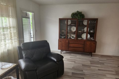 Condominio en venta en Deerfield Beach, Florida, 1 dormitorio, 65.03 m2 № 1981671 - foto 8