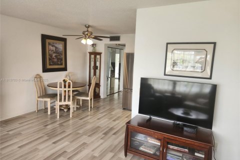 Condominio en venta en Deerfield Beach, Florida, 1 dormitorio, 65.03 m2 № 1981671 - foto 9