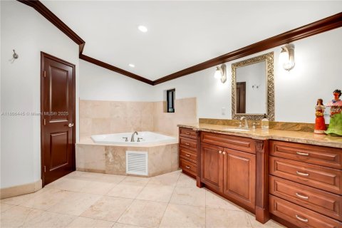 Casa en venta en Davie, Florida, 6 dormitorios, 494.98 m2 № 1738919 - foto 26