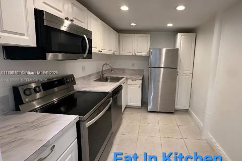 Купить кондоминиум в Норт-Майами, Флорида 1 спальня, 66.33м2, № 1997200 - фото 7