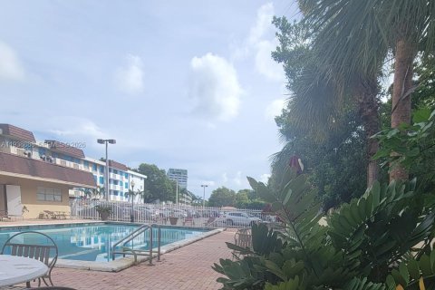 Купить кондоминиум в Норт-Майами, Флорида 1 спальня, 66.33м2, № 1997200 - фото 16