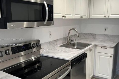 Купить кондоминиум в Норт-Майами, Флорида 1 спальня, 66.33м2, № 1997200 - фото 8