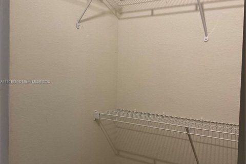 Immobilier commercial à vendre à Oakland Park, Floride: 263.84 m2 № 1953513 - photo 28