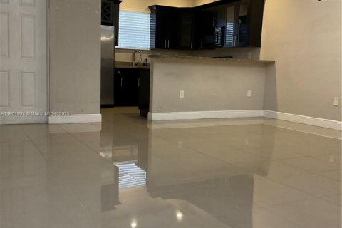 Immobilier commercial à vendre à Oakland Park, Floride: 263.84 m2 № 1953513 - photo 12