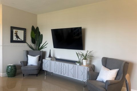 Immobilier commercial à vendre à Oakland Park, Floride: 263.84 m2 № 1953513 - photo 6