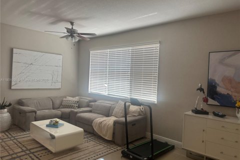 Immobilier commercial à vendre à Oakland Park, Floride: 263.84 m2 № 1953513 - photo 4