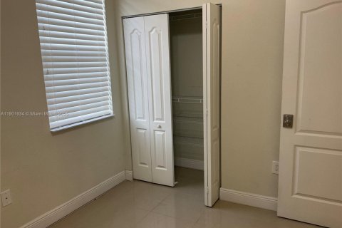 Immobilier commercial à vendre à Oakland Park, Floride: 263.84 m2 № 1953513 - photo 30