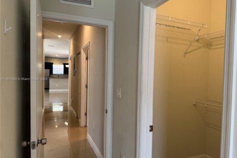 Immobilier commercial à vendre à Oakland Park, Floride: 263.84 m2 № 1953513 - photo 14