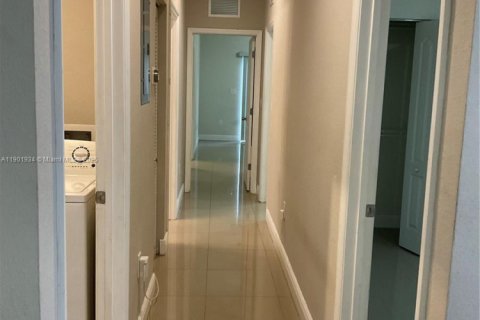 Immobilier commercial à vendre à Oakland Park, Floride: 263.84 m2 № 1953513 - photo 15