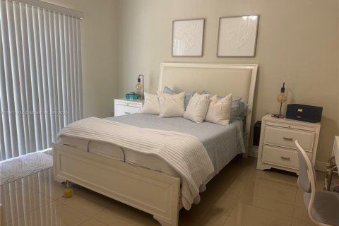 Immobilier commercial à vendre à Oakland Park, Floride: 263.84 m2 № 1953513 - photo 23