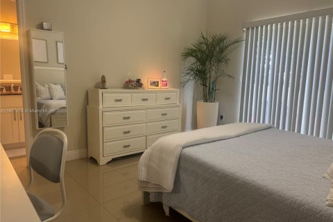 Immobilier commercial à vendre à Oakland Park, Floride: 263.84 m2 № 1953513 - photo 22