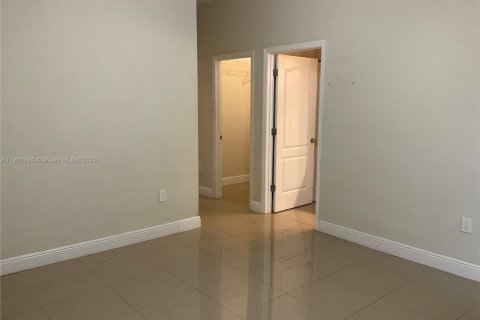 Immobilier commercial à vendre à Oakland Park, Floride: 263.84 m2 № 1953513 - photo 19