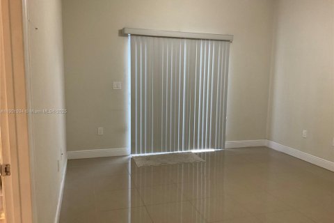 Immobilier commercial à vendre à Oakland Park, Floride: 263.84 m2 № 1953513 - photo 18