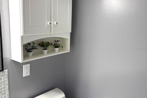 Condo in Gulfport, Florida, 1 bedroom  № 1717775 - photo 11