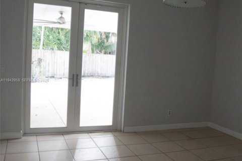 Купить виллу или дом в Мирамар, Флорида 3 спальни, 143.26м2, № 2003989 - фото 5