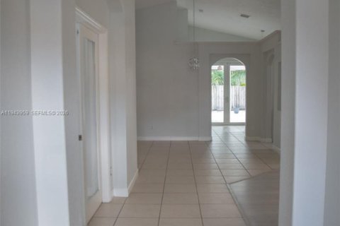 Купить виллу или дом в Мирамар, Флорида 3 спальни, 143.26м2, № 2003989 - фото 2