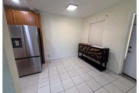 Condominio en venta en Lauderdale Lakes, Florida, 2 dormitorios, 85.66 m2 № 2250065 - foto 6