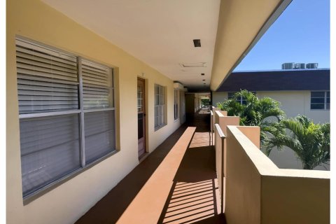 Condominio en venta en Lauderdale Lakes, Florida, 2 dormitorios, 85.66 m2 № 2250065 - foto 19