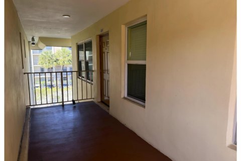 Condominio en venta en Lauderdale Lakes, Florida, 2 dormitorios, 85.66 m2 № 2250065 - foto 18