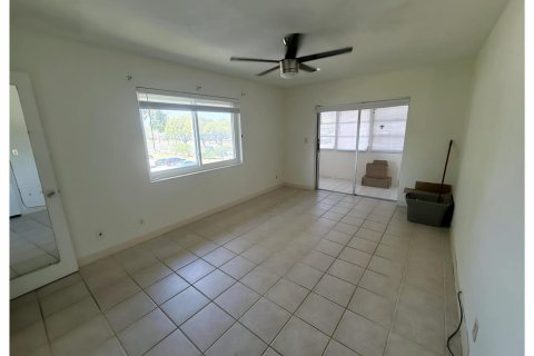 Condominio en venta en Lauderdale Lakes, Florida, 2 dormitorios, 85.66 m2 № 2250065 - foto 13