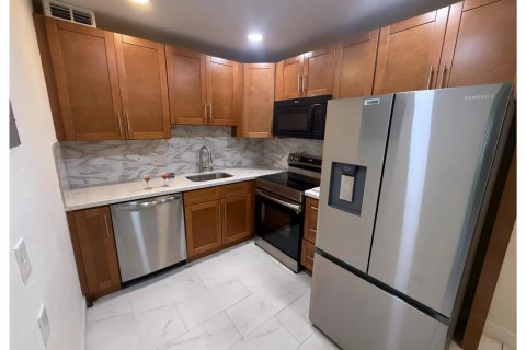Condominio en venta en Lauderdale Lakes, Florida, 2 dormitorios, 85.66 m2 № 2250065 - foto 3