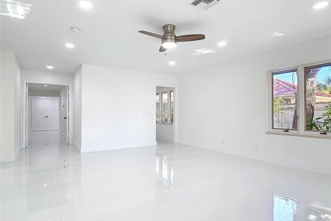 Villa ou maison à louer à Vero Beach, Floride: 4 chambres, 262.82 m2 № 2376506 - photo 16