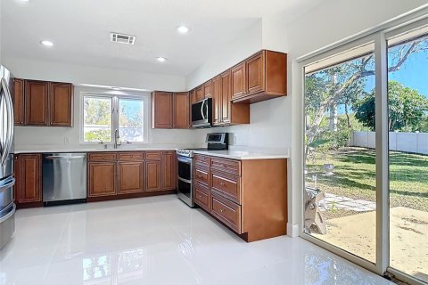 Villa ou maison à louer à Vero Beach, Floride: 4 chambres, 262.82 m2 № 2376506 - photo 7