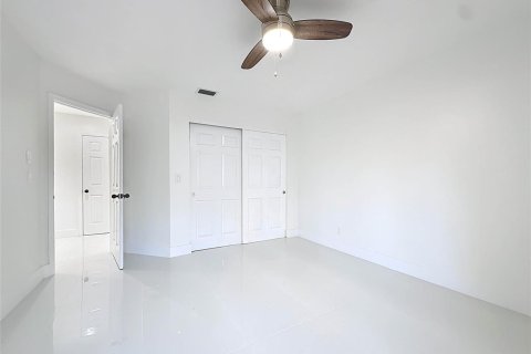 Villa ou maison à louer à Vero Beach, Floride: 4 chambres, 262.82 m2 № 2376506 - photo 10