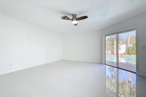 Villa ou maison à louer à Vero Beach, Floride: 4 chambres, 262.82 m2 № 2376506 - photo 8