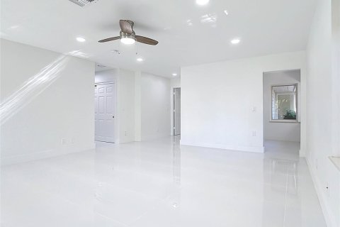 Villa ou maison à louer à Vero Beach, Floride: 4 chambres, 262.82 m2 № 2376506 - photo 15
