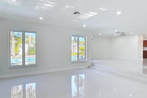 Villa ou maison à louer à Vero Beach, Floride: 4 chambres, 262.82 m2 № 2376506 - photo 3