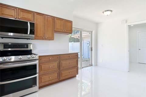 Villa ou maison à louer à Vero Beach, Floride: 4 chambres, 262.82 m2 № 2376506 - photo 5
