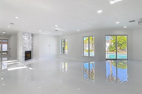 Villa ou maison à louer à Vero Beach, Floride: 4 chambres, 262.82 m2 № 2376506 - photo 2