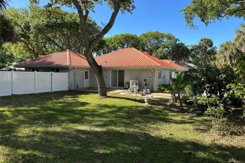 Villa ou maison à louer à Vero Beach, Floride: 4 chambres, 262.82 m2 № 2376506 - photo 21