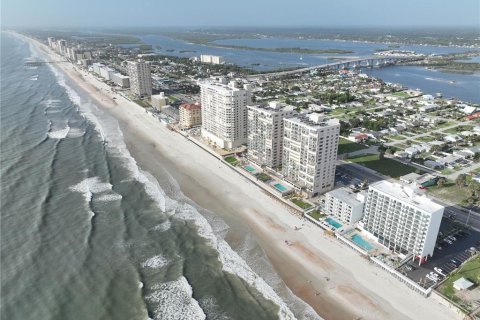 Condo à Daytona Beach Shores, Floride, 3 chambres № 2140560