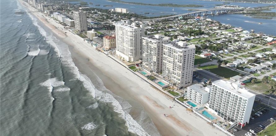 Condo à Daytona Beach Shores, Floride, 3 chambres № 2140560