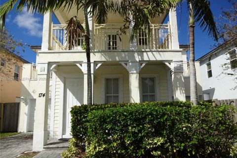 Casa en Homestead, Florida 4 dormitorios, 261.8 m2 № 2045541