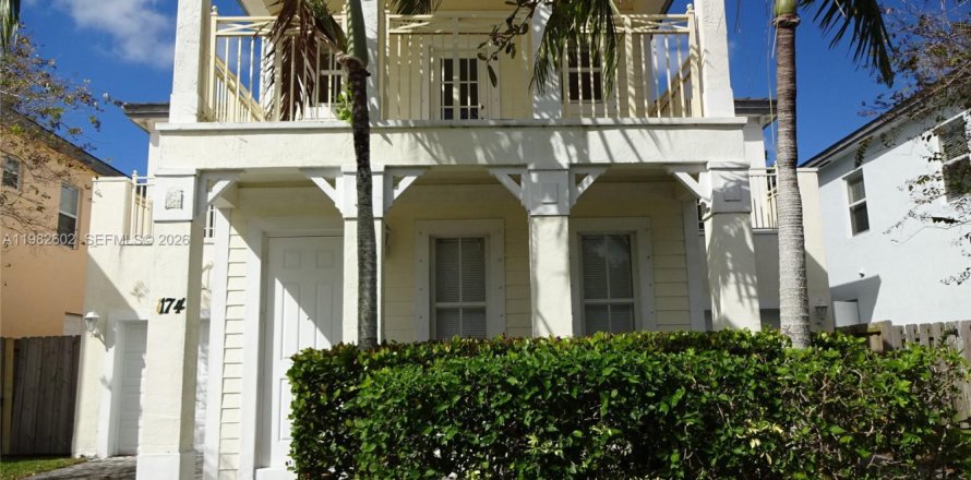 Casa en Homestead, Florida 4 dormitorios, 261.8 m2 № 2045541