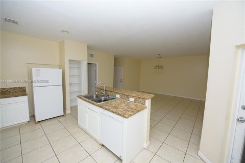 Casa en venta en Homestead, Florida, 4 dormitorios, 261.8 m2 № 2045541 - foto 18