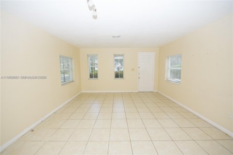 Casa en venta en Homestead, Florida, 4 dormitorios, 261.8 m2 № 2045541 - foto 6