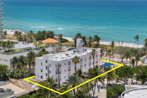 Casa en venta en Miami Beach, Florida № 2174133 - foto 3