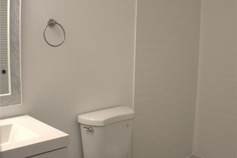 House in Largo, Florida 2 bedrooms, 105.17 sq.m. № 1903440 - photo 6