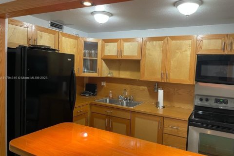 Copropriété à louer à Miami, Floride: 1 chambre, 77.48 m2 № 1665217 - photo 3