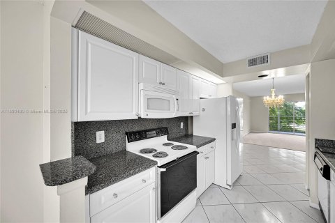 Condominio en venta en Coconut Creek, Florida, 2 dormitorios, 107.49 m2 № 2012225 - foto 6