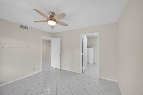 Condominio en venta en Coconut Creek, Florida, 2 dormitorios, 107.49 m2 № 2012225 - foto 22