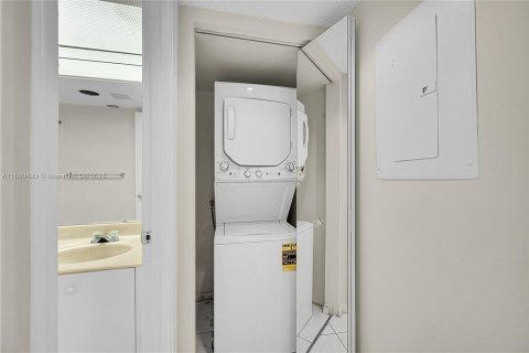 Condominio en venta en Coconut Creek, Florida, 2 dormitorios, 107.49 m2 № 2012225 - foto 20